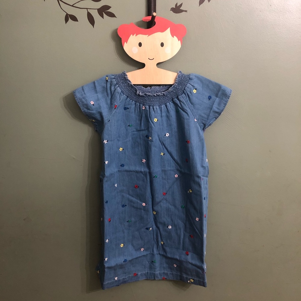 NWT Hanna Andersson Embroidered Chambray Dress
